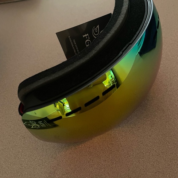 SKI goggles - Picture 4 of 7